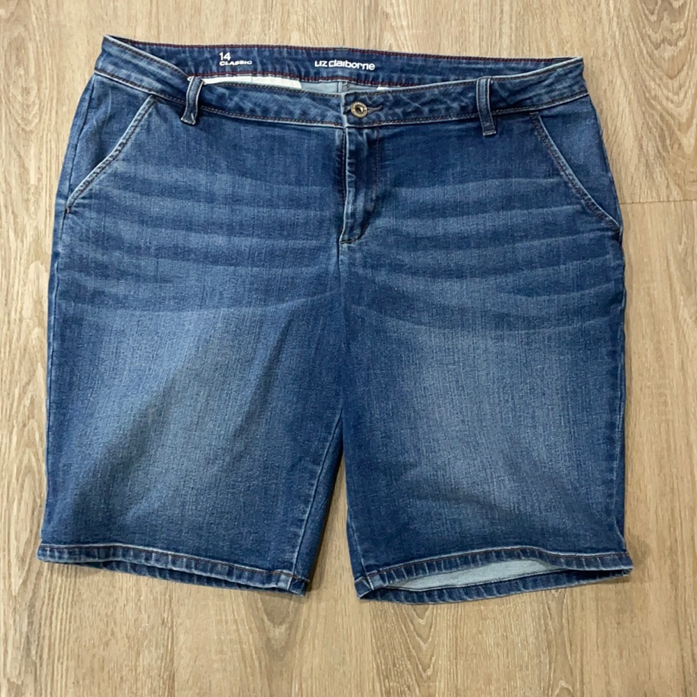 Liz Claiborne Classic Shorts size 14